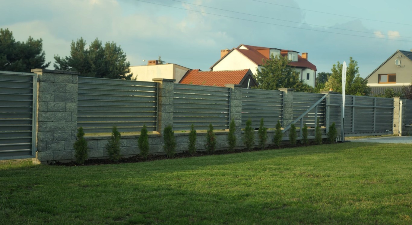 Perfect mud-free artificial grass lawn in Levittown, PA